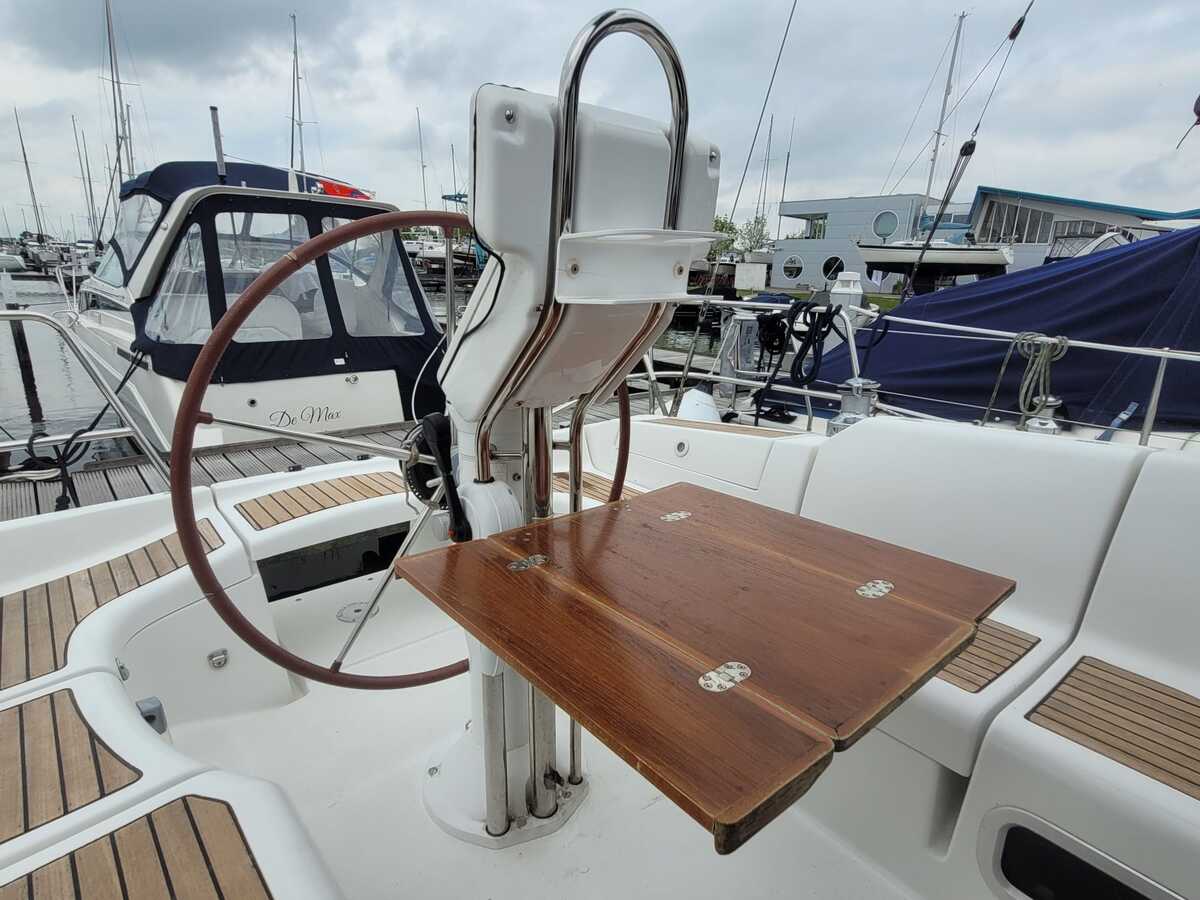 foto: 5 Beneteau Oceanis 373 Clipper