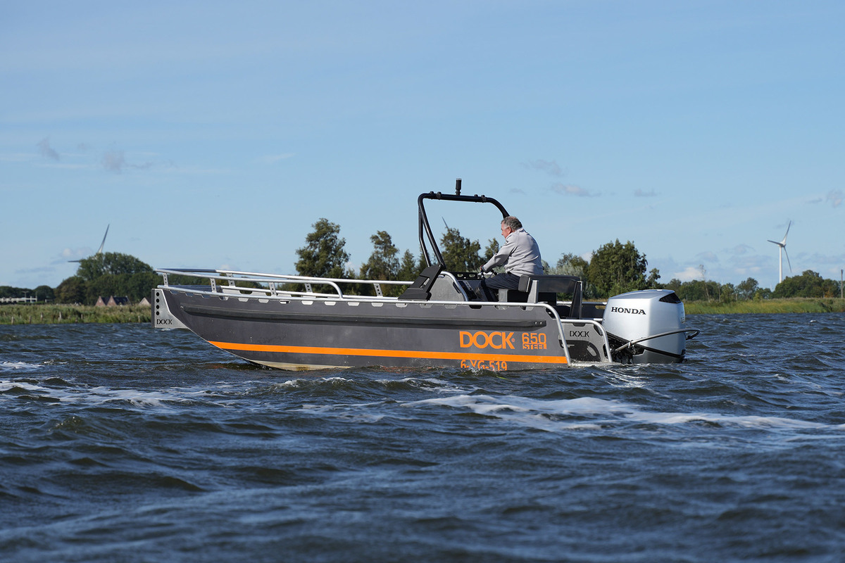 foto: 6 Dock Steel 650