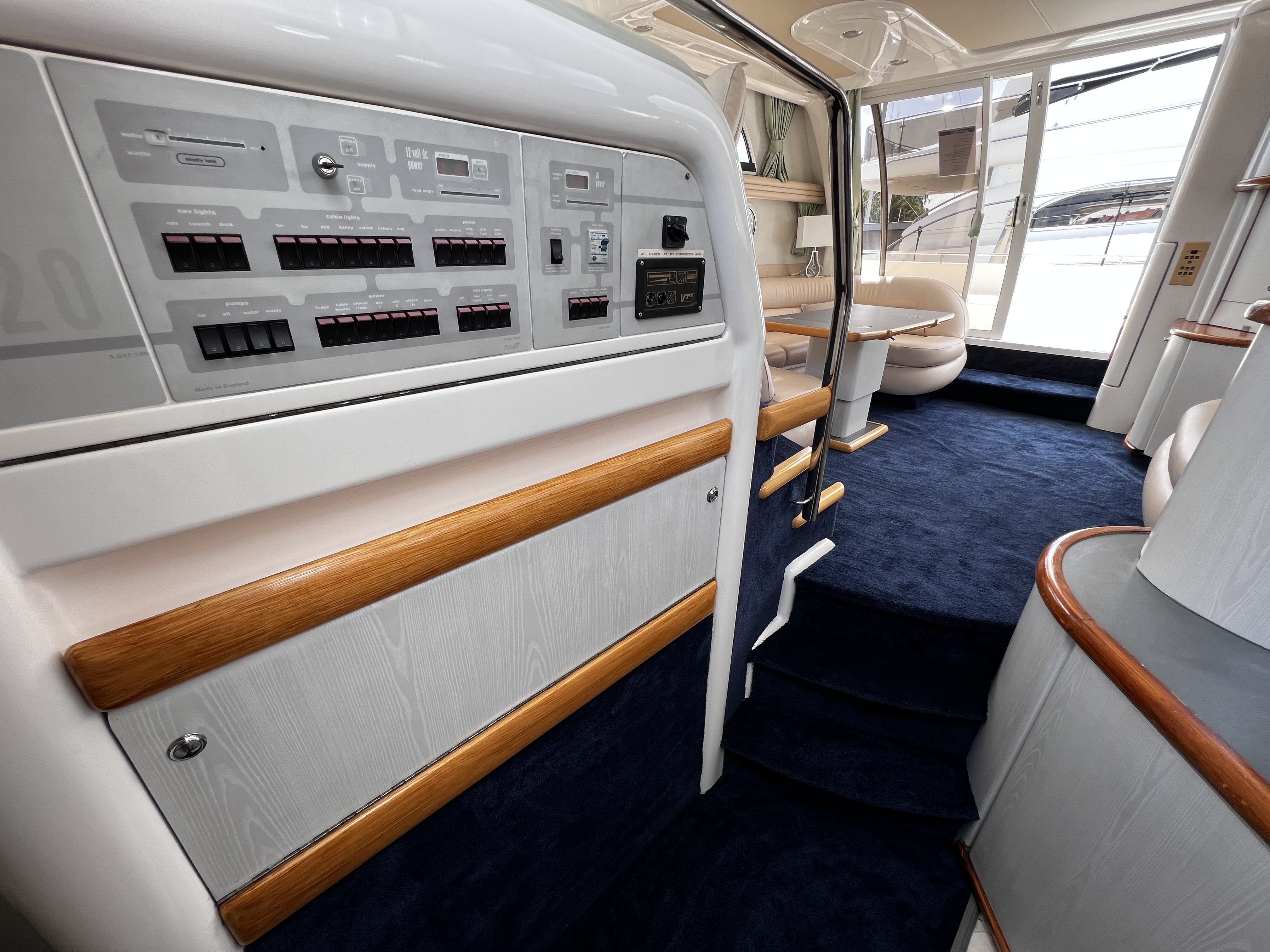 foto: 6 Sealine 420 Statesman