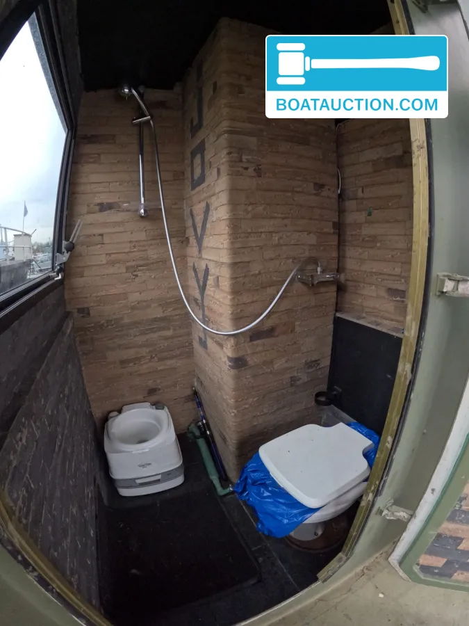 Loosdrecht Houseboat