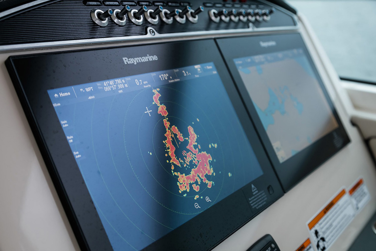 foto: 6 Boston Whaler 320 Vantage