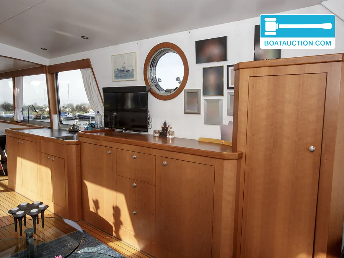 foto: 15 Bateau de patrouille 2300