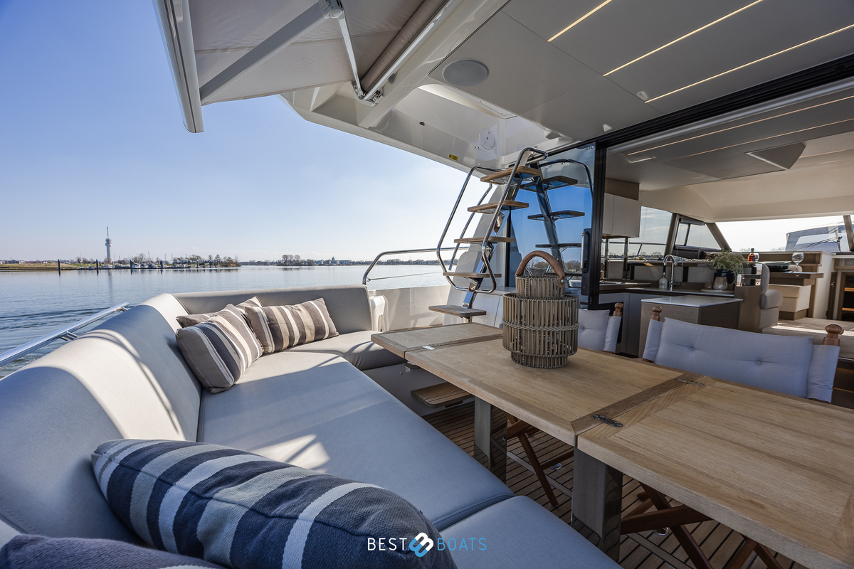 foto: 13 Prestige 520 FLY