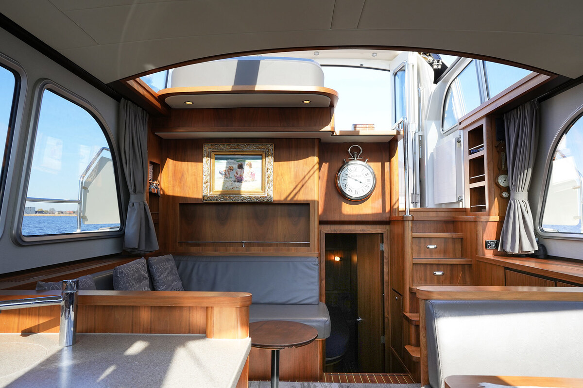 foto: 10 Linssen Grand Sturdy 410 AC Variotop met stabilisator