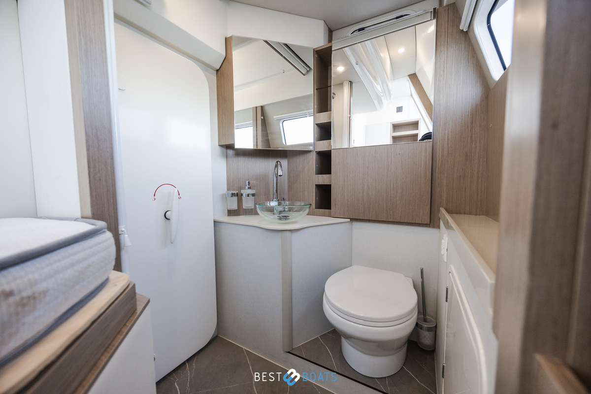 foto: 12 Absolute  Navetta 52