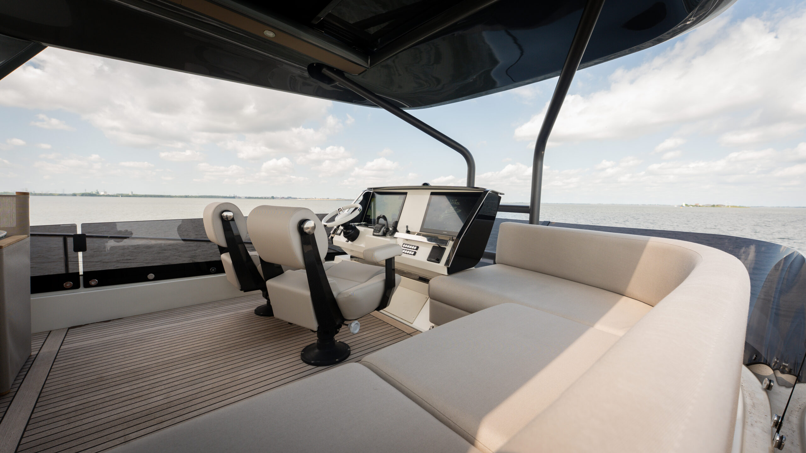 foto: 22 Prestige X70