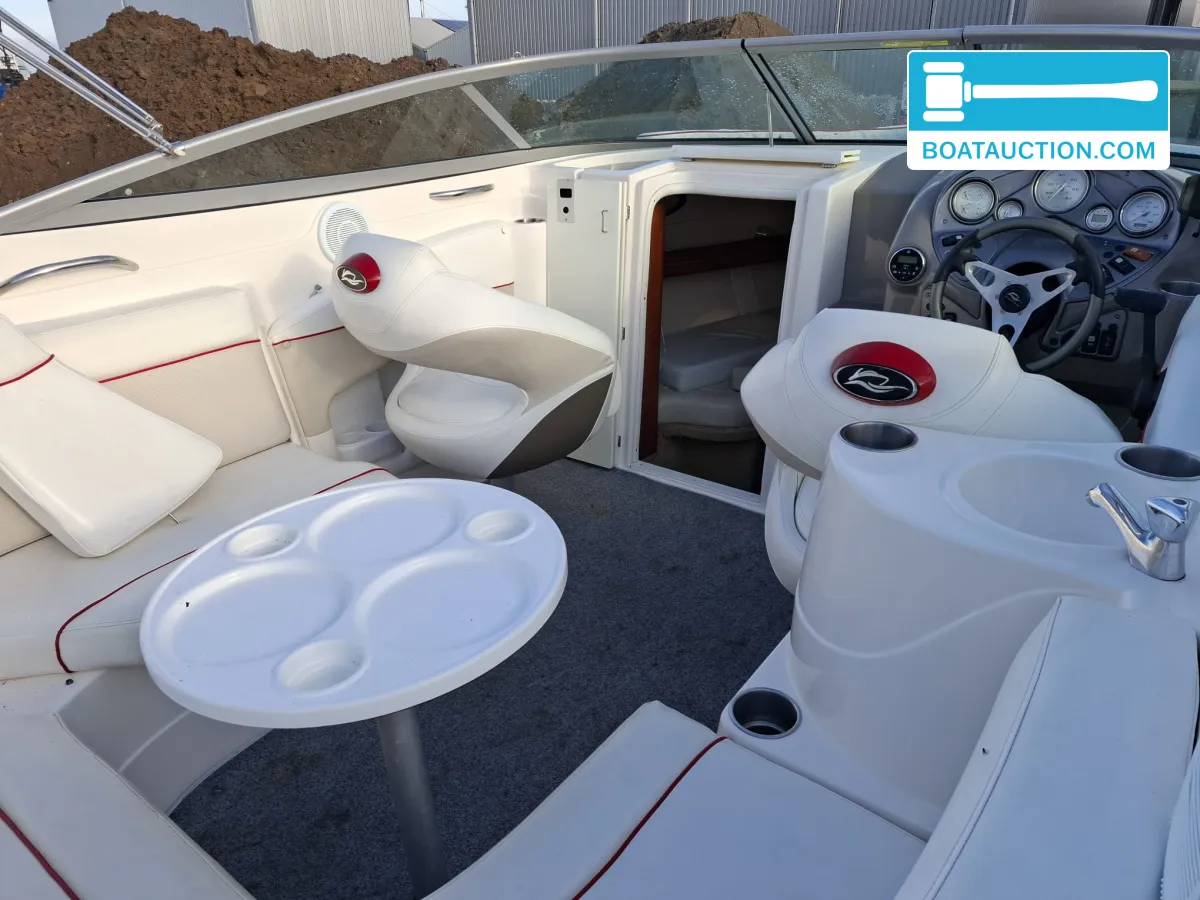 foto: 6 Rinker 246 Captiva Cuddy