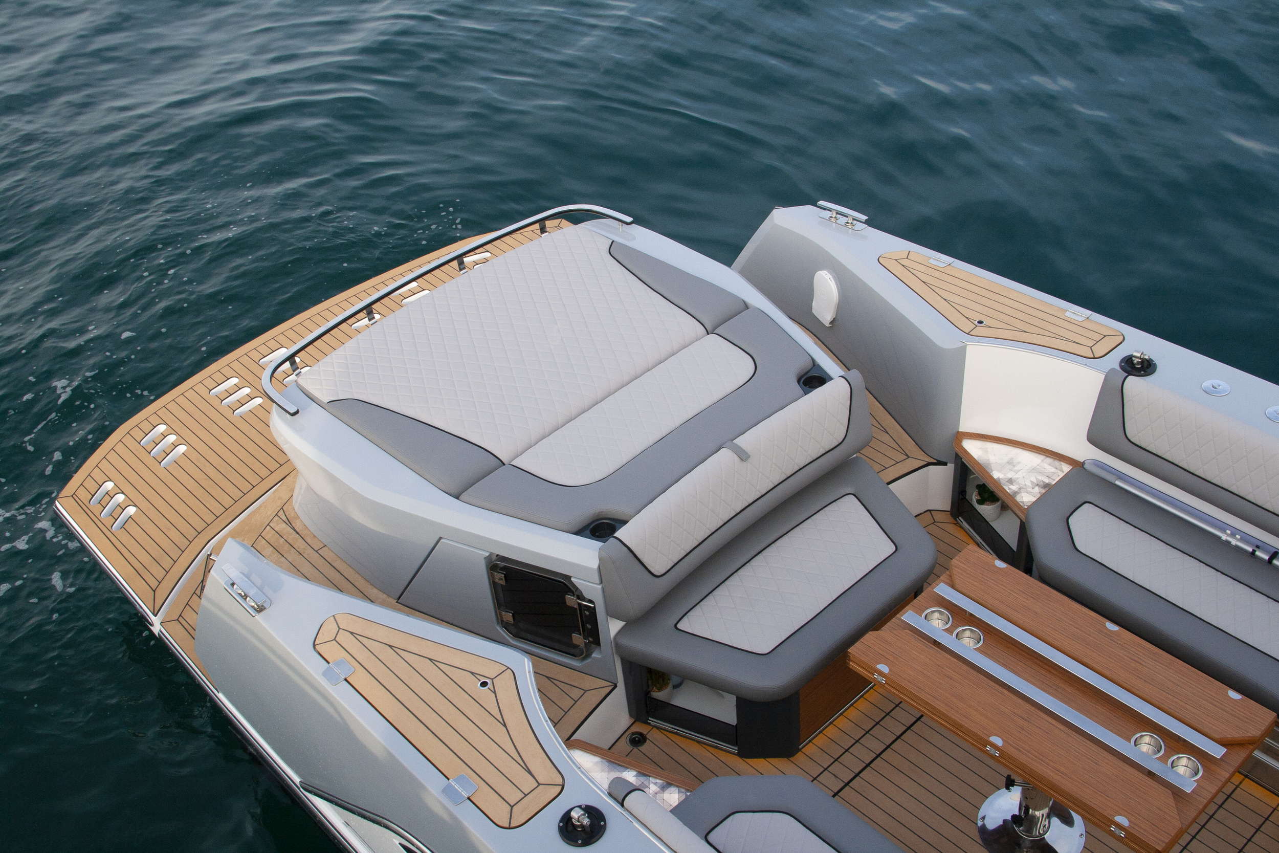 foto: 6 Alfastreet Marine 28 Cabin Electric