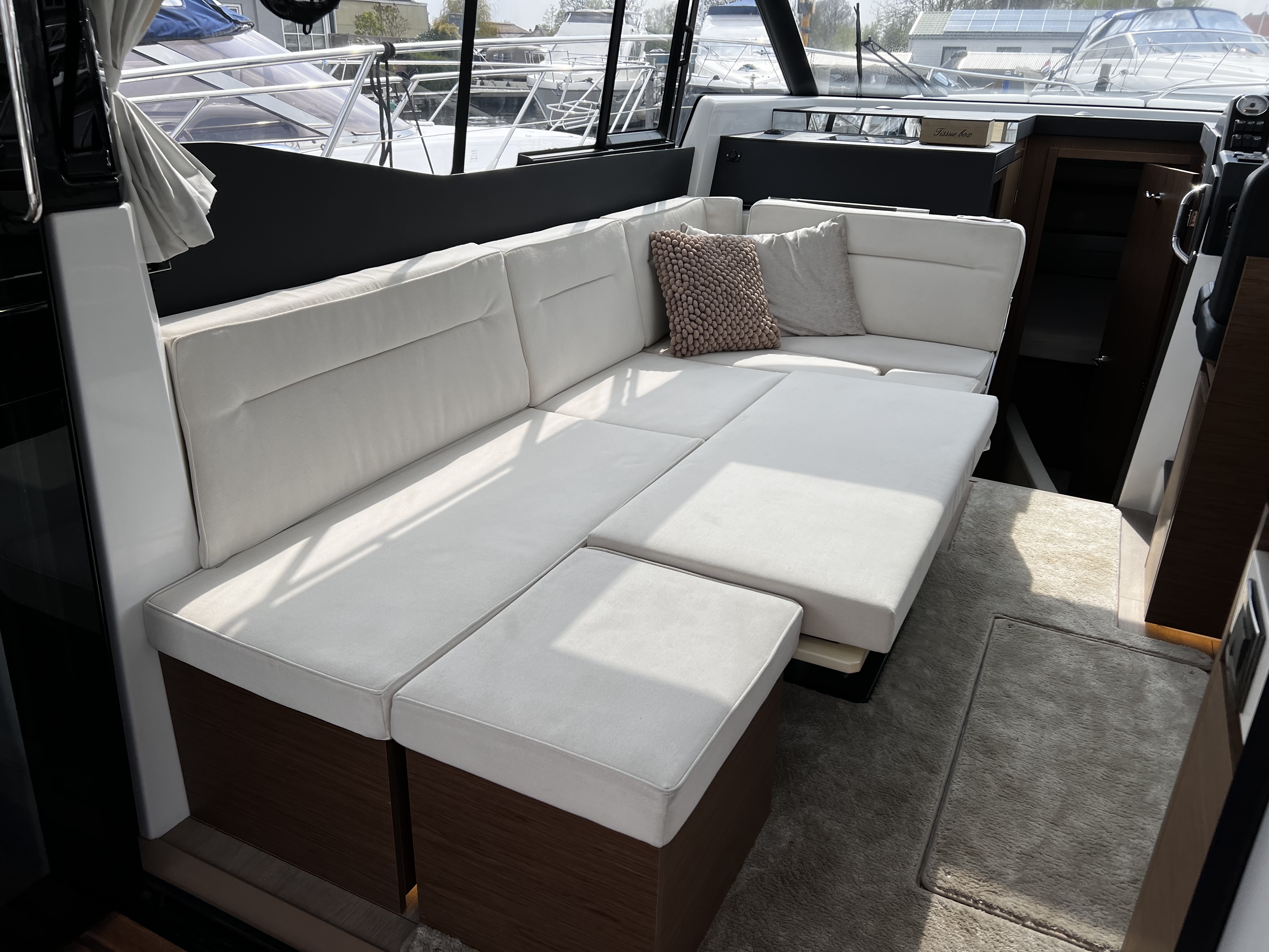 foto: 7 Jeanneau  NC37