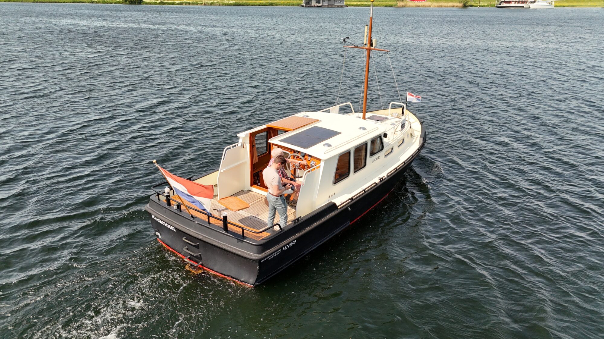 foto: 12 Mooie Nel Mooie Nel 9.50 OK