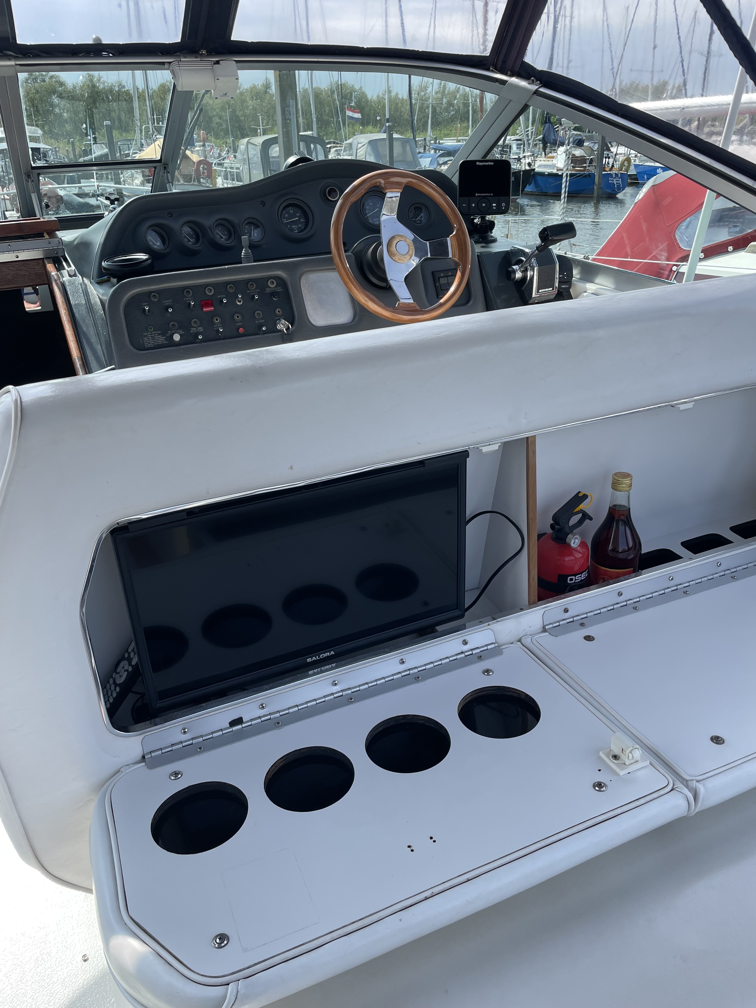 foto: 4 Sea Ray 270DA