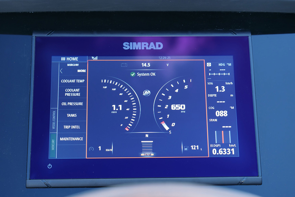 foto: 5 Sea Ray SPX 230