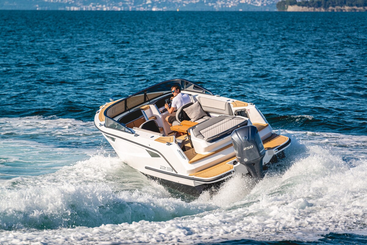 foto: 5 Alfastreet Marine 25 Cabin Evolution - Outboard Series
