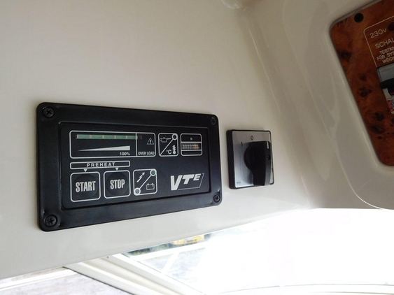 foto: 7 Sealine F 37