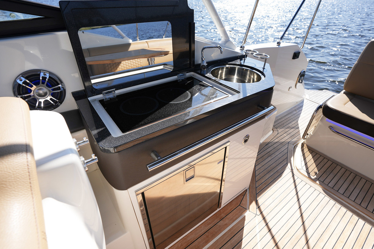 foto: 9 Sea Ray Sundancer 290