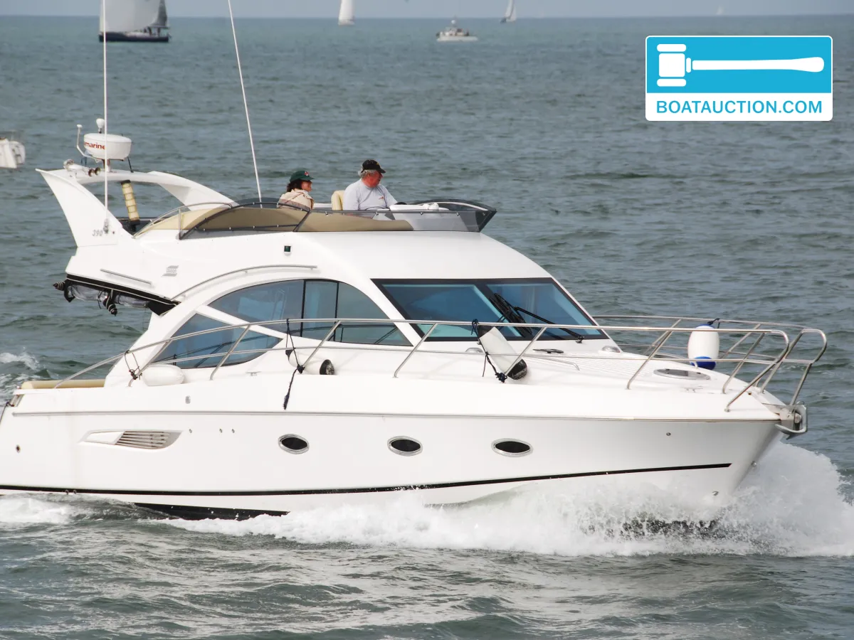 hoofdfoto: 1 Galeon 390 FLY