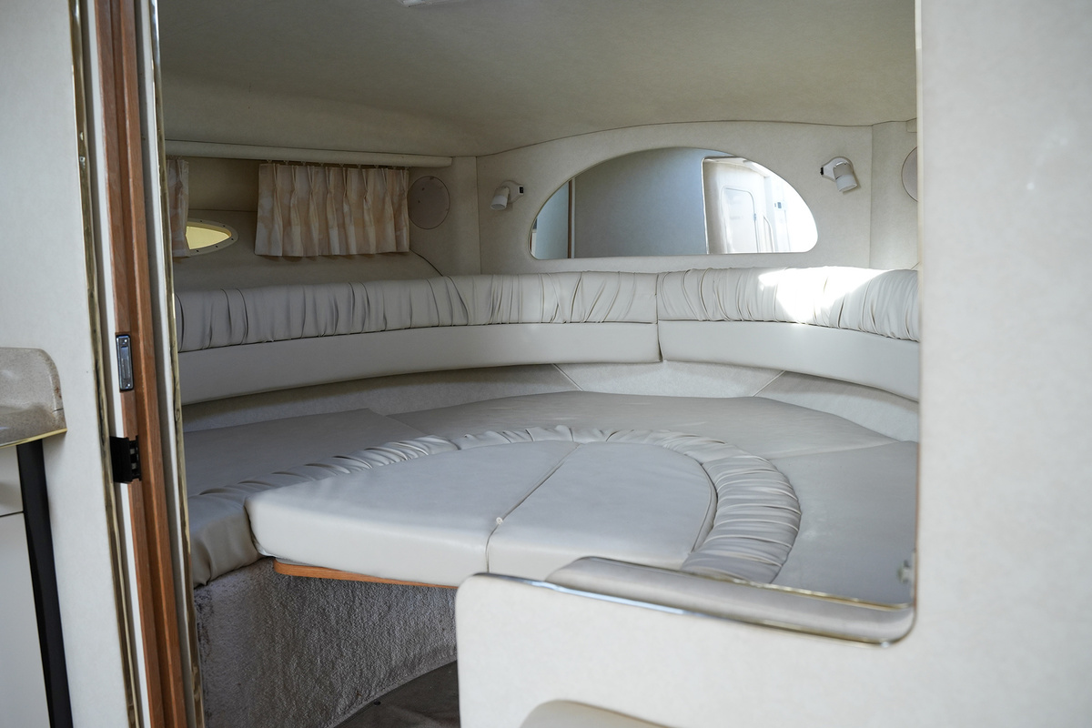 foto: 8 Sea Ray 330 Express Cruiser