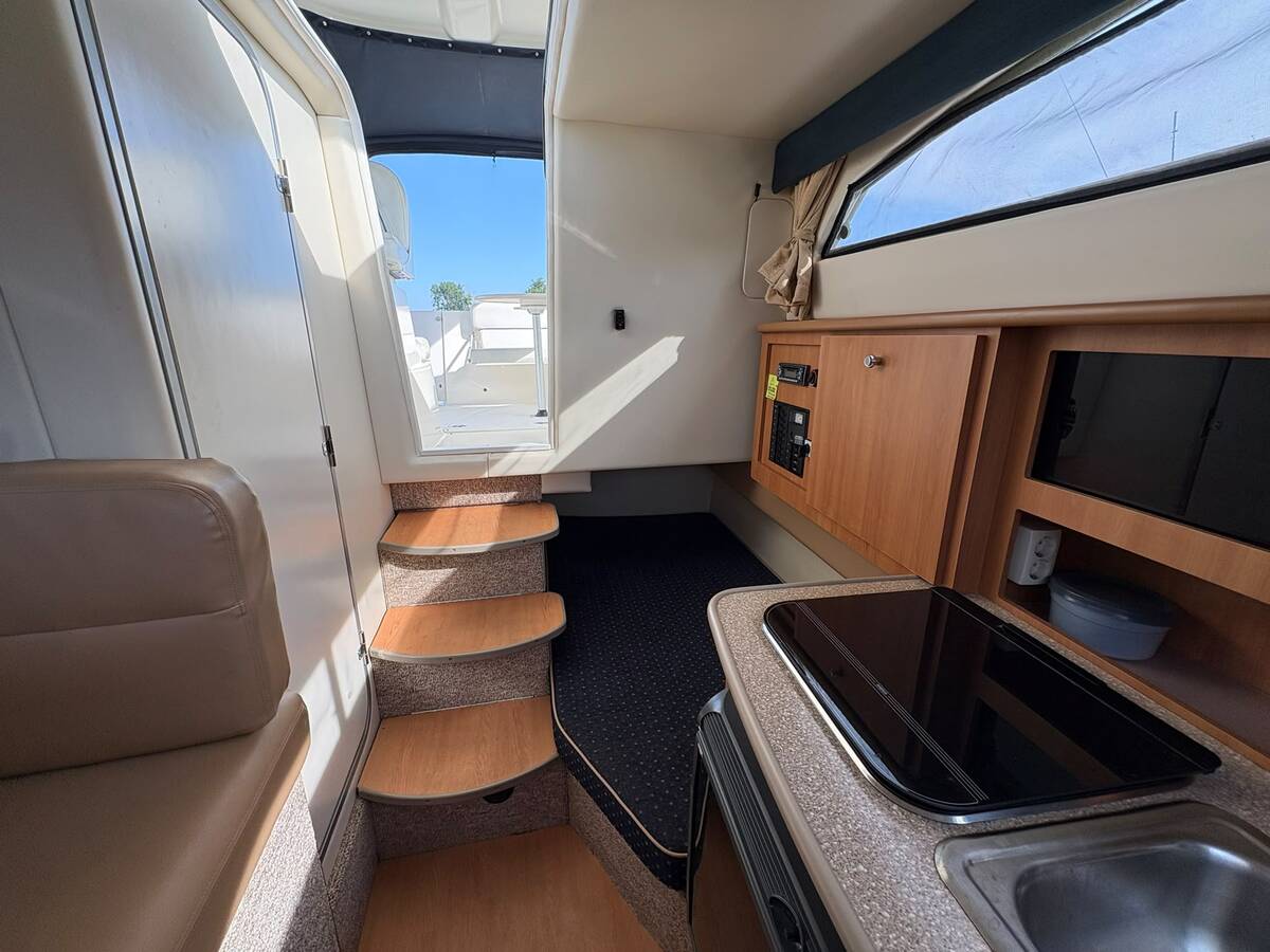 foto: 6 Bayliner 246 Discovery 
