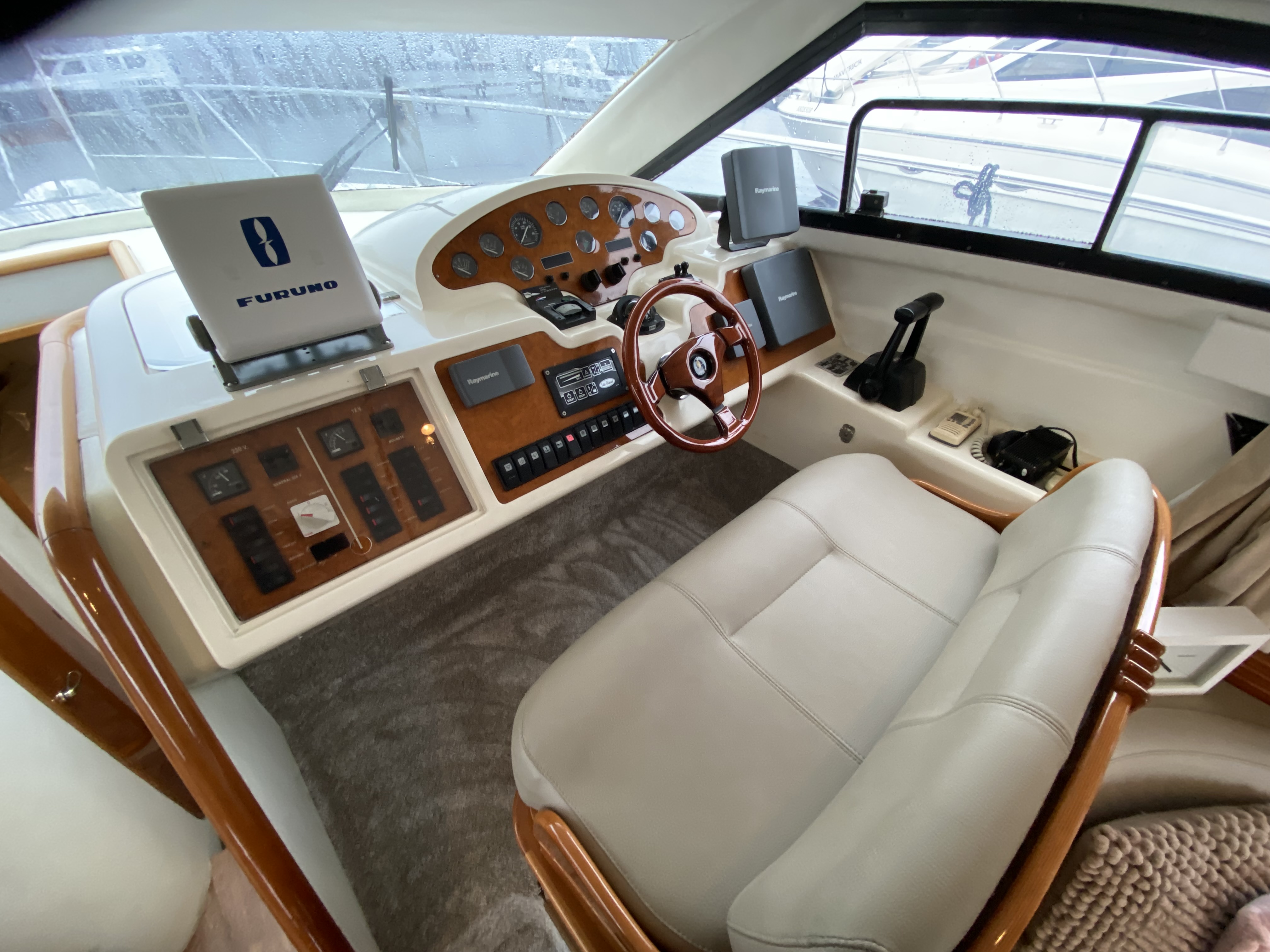 foto: 8 Astondoa  40 Fly