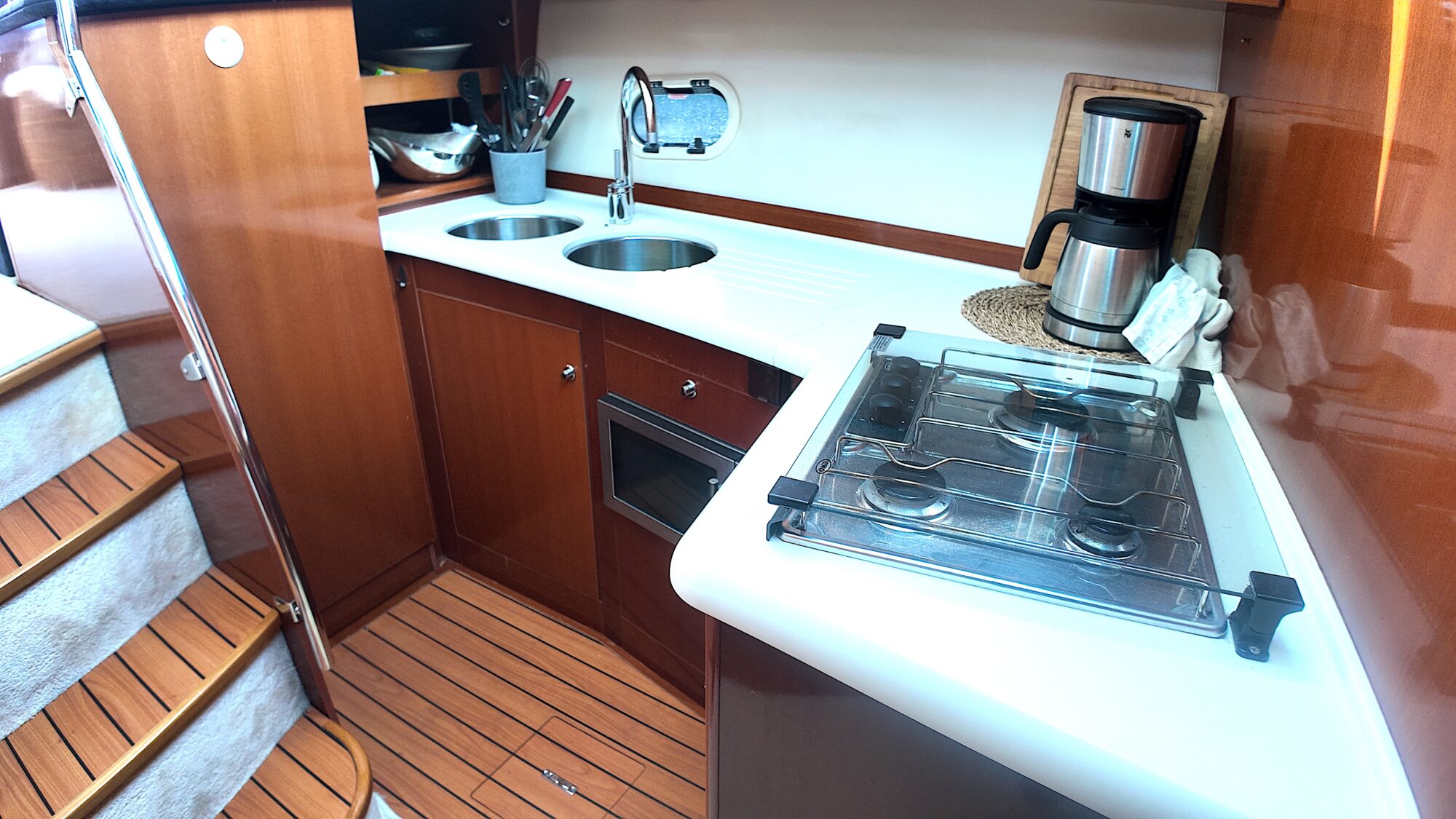 foto: 7 Jeanneau Jeanneau Prestige 42 Flybridge