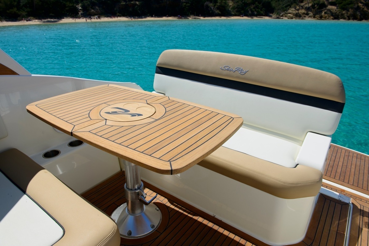 foto: 6 Sea Ray Sundancer 265