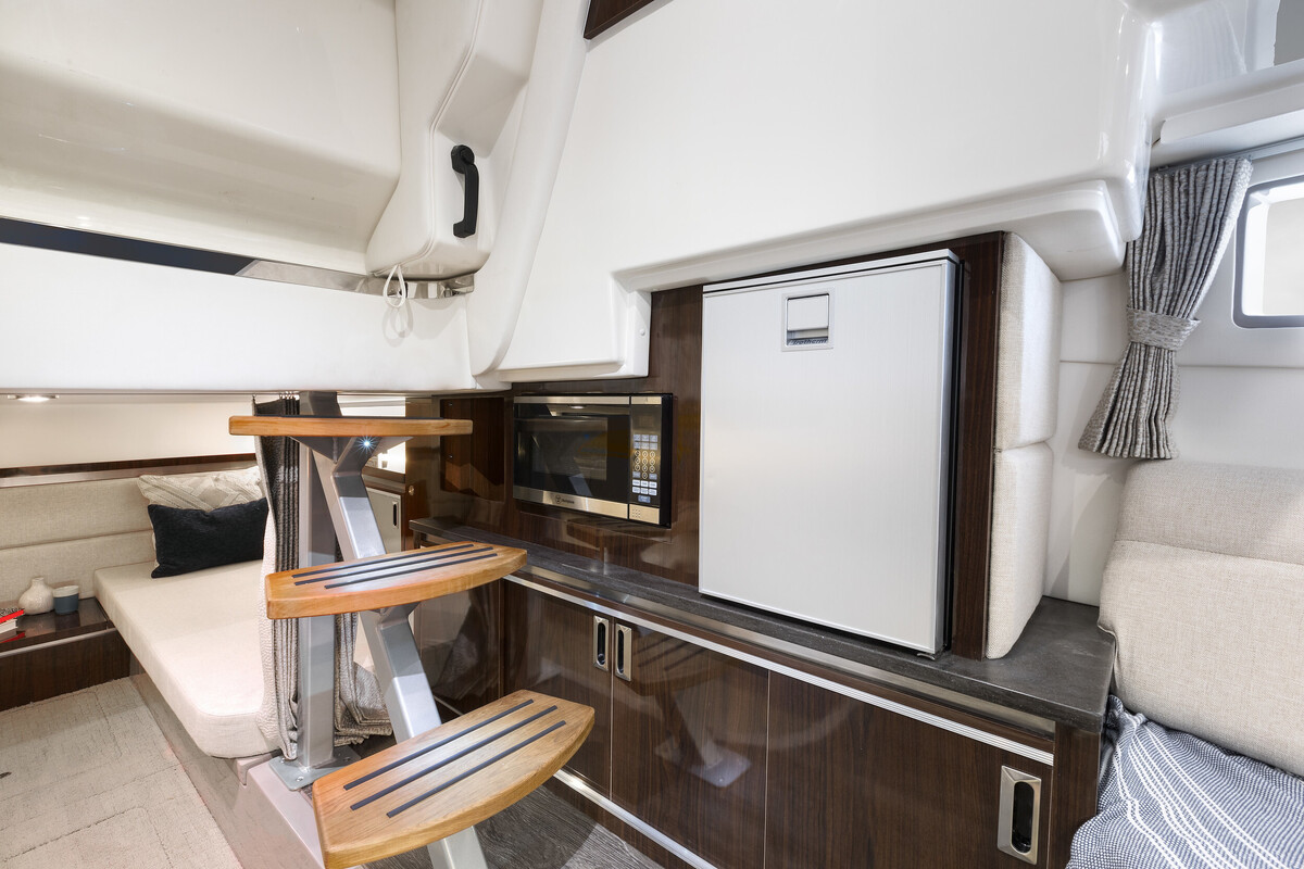 foto: 5 Sea Ray Sundancer 320 OB
