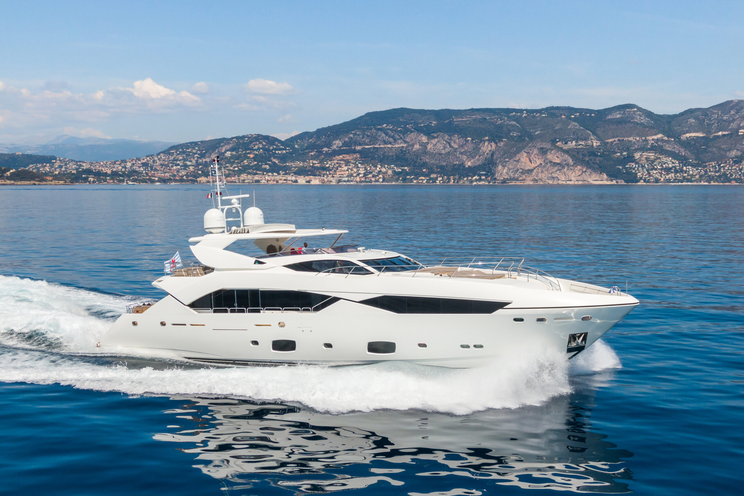 hoofdfoto: 1 Sunseeker 115 Sport Yacht