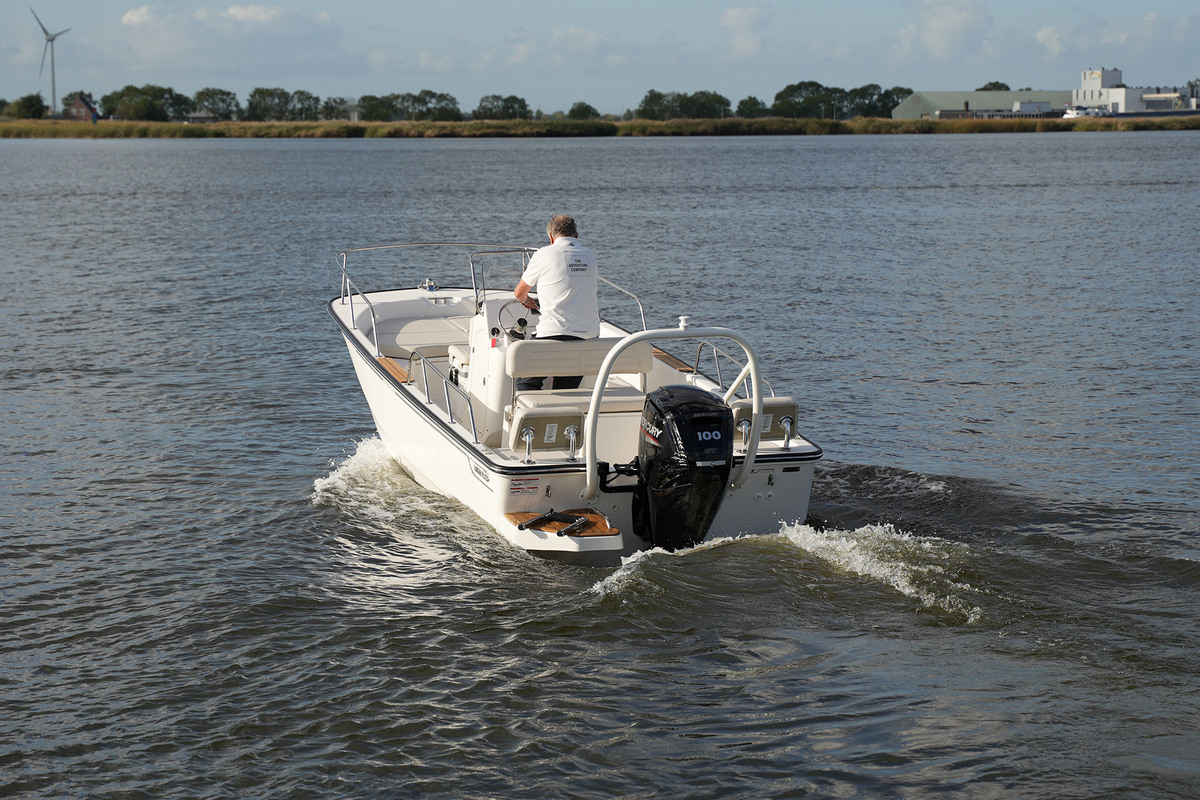 foto: 7 Boston Whaler 170 Montauk