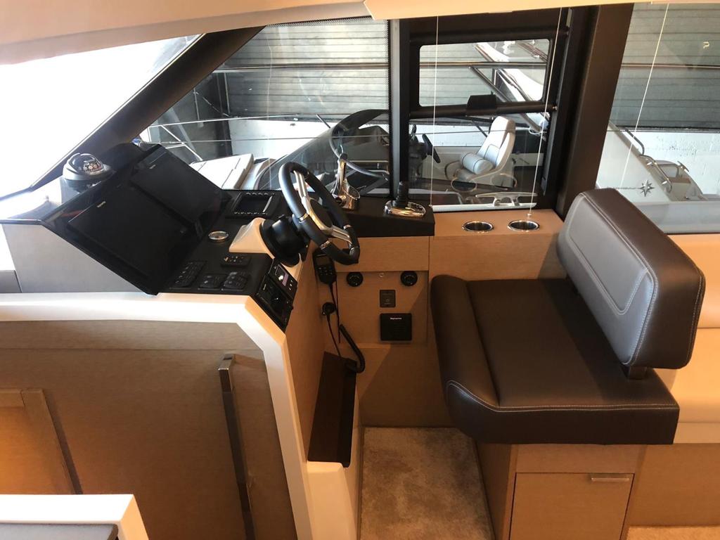 foto: 4 Prestige 420 Fly