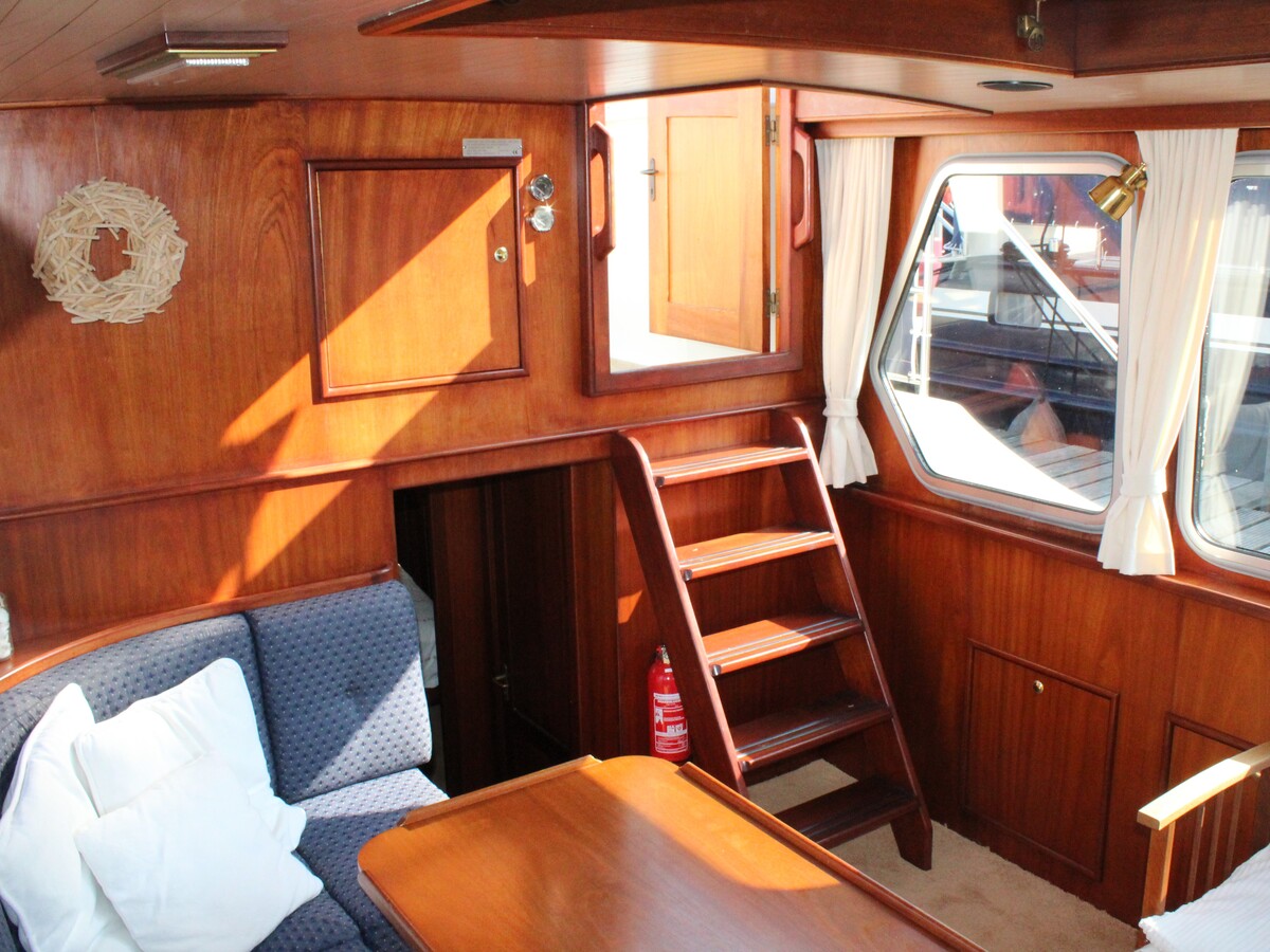 foto: 6 Ankertrawler  35 AK 