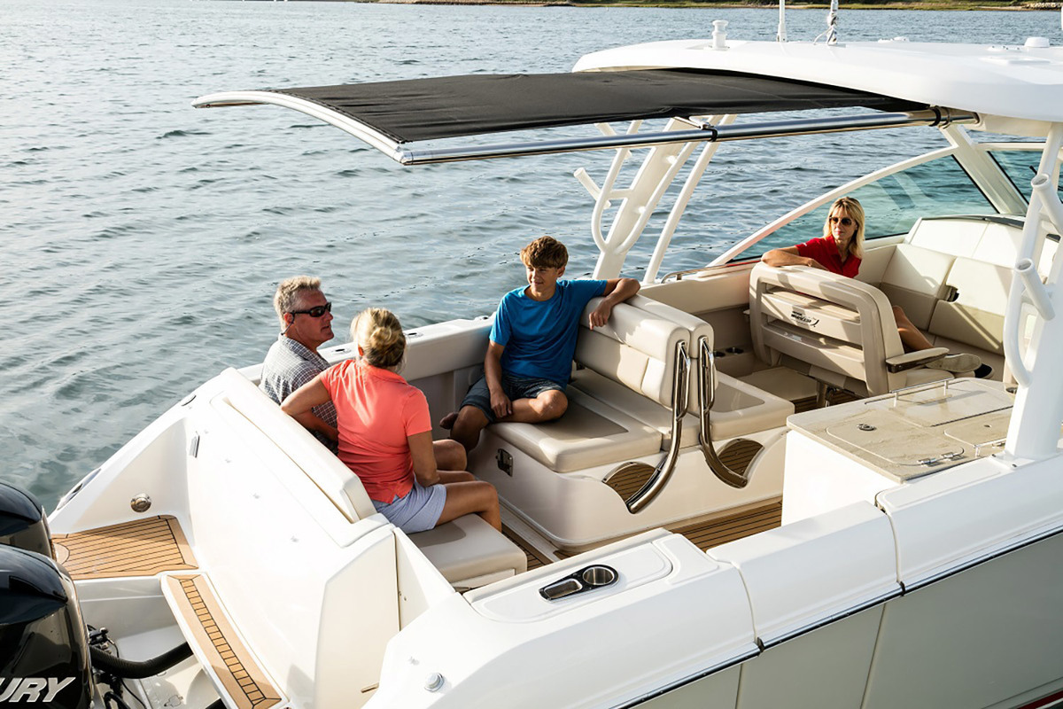 foto: 5 Boston Whaler 320 Vantage