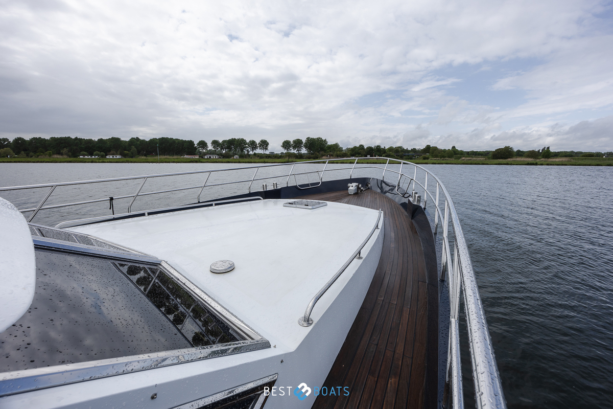 foto: 9 Wim van der Valk Continental 1700