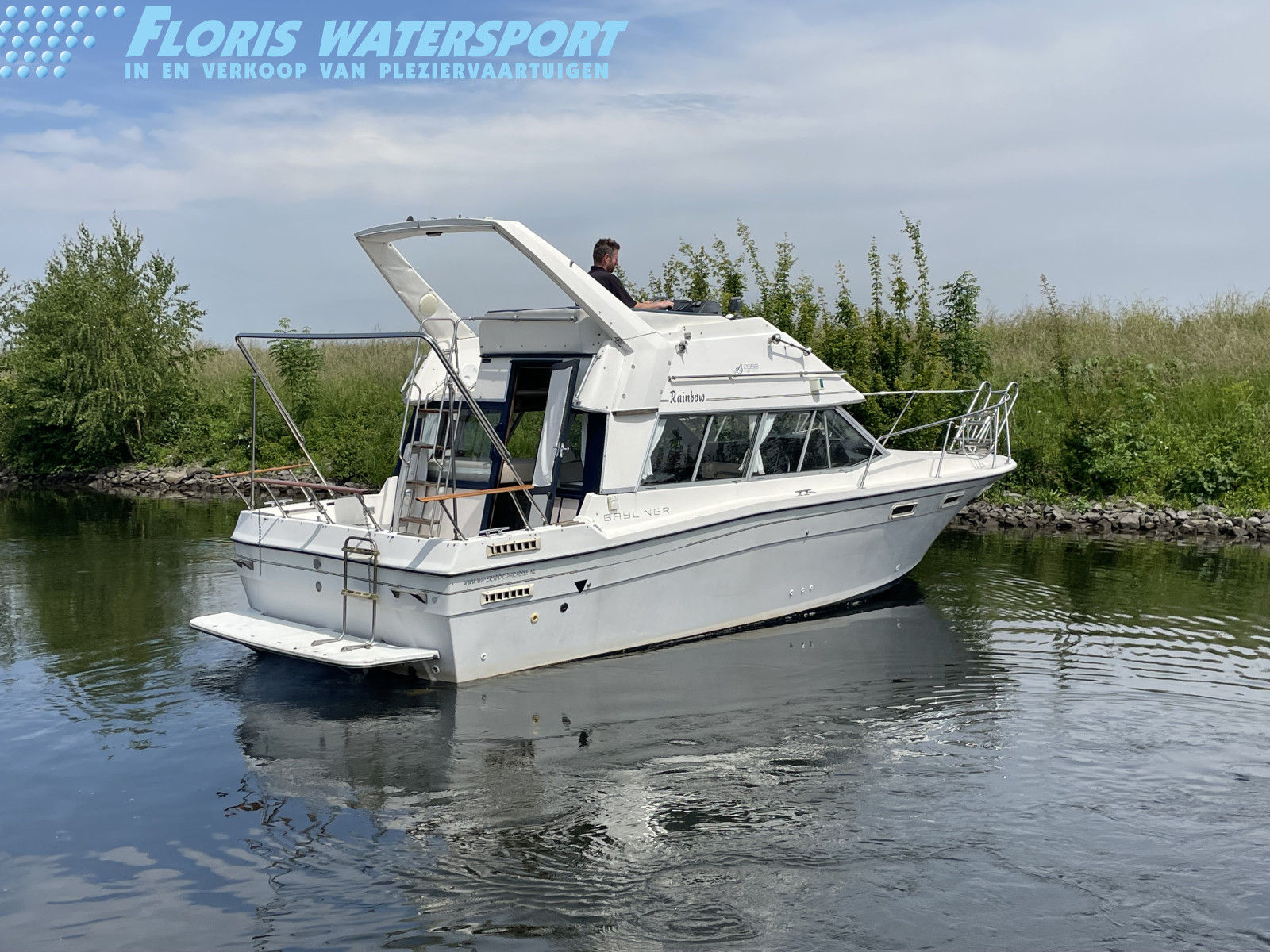 foto: 6 Bayliner  2858
