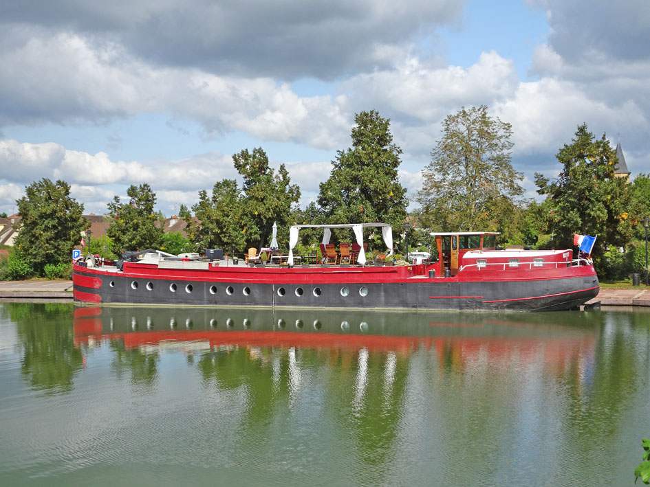 foto: 10 Spits Varend Woonschip 30.53 met UBC