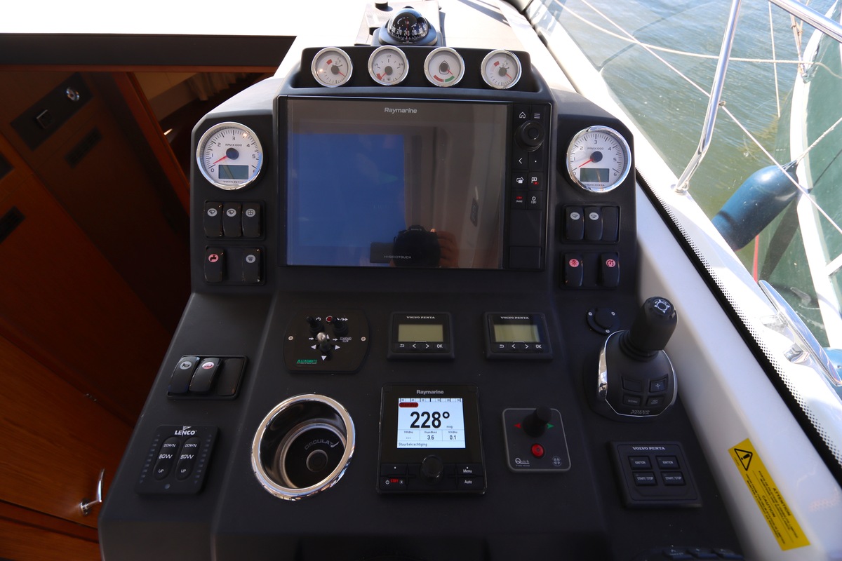 foto: 6 Jeanneau NC 33