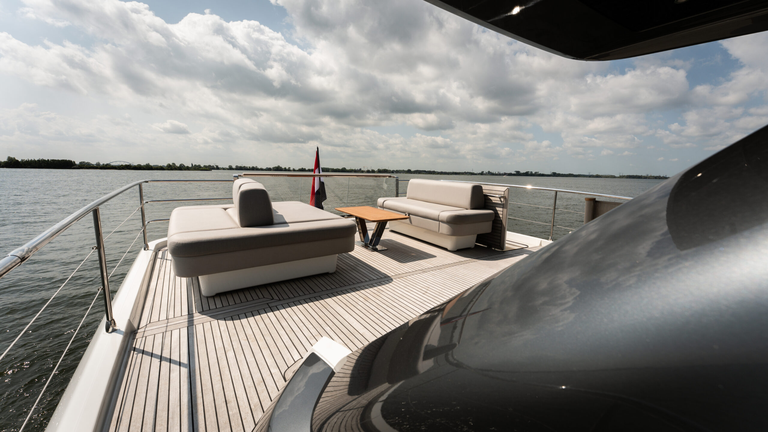 foto: 34 Prestige X70