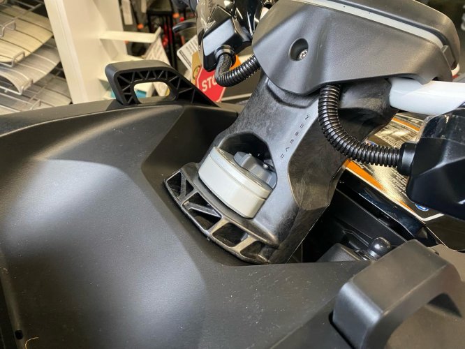 foto: 4 Sea-Doo RXP-X 325 Fiery Red