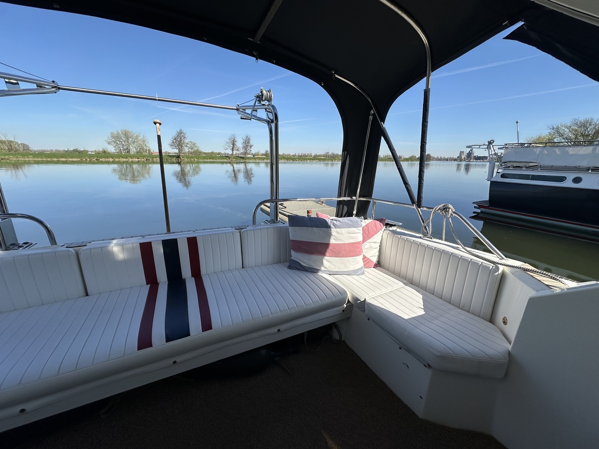 foto: 7 Fairline  31 Corniche 