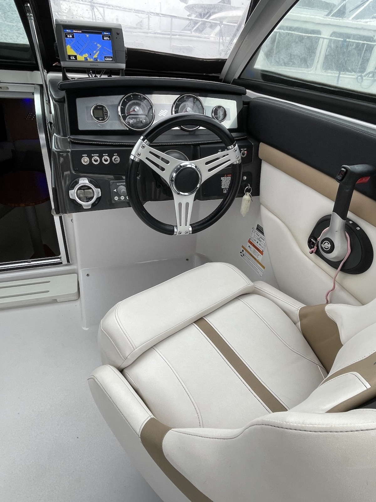 foto: 4 Four Winns 265 S