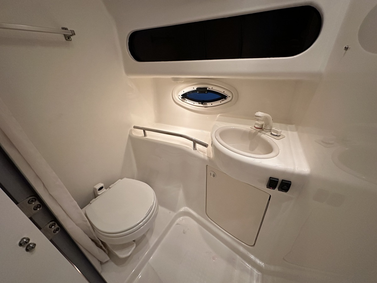 foto: 9 Bayliner 305