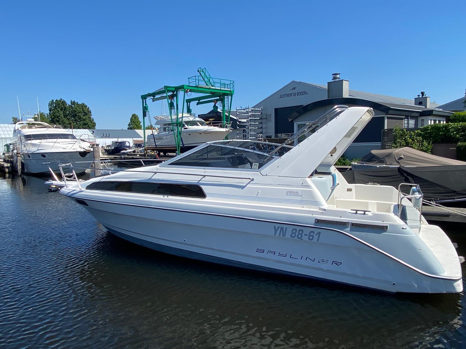 foto: 6 Bayliner 2855