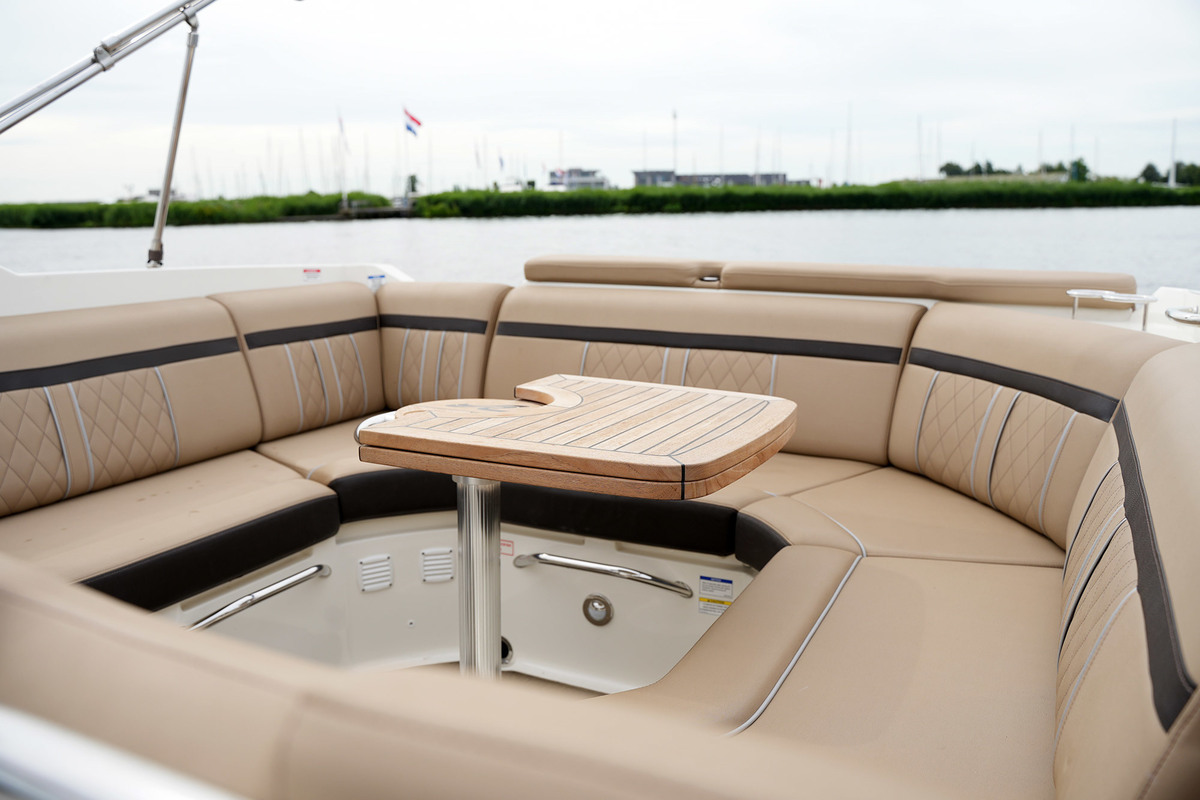 foto: 6 Sea Ray Sun Sport 250