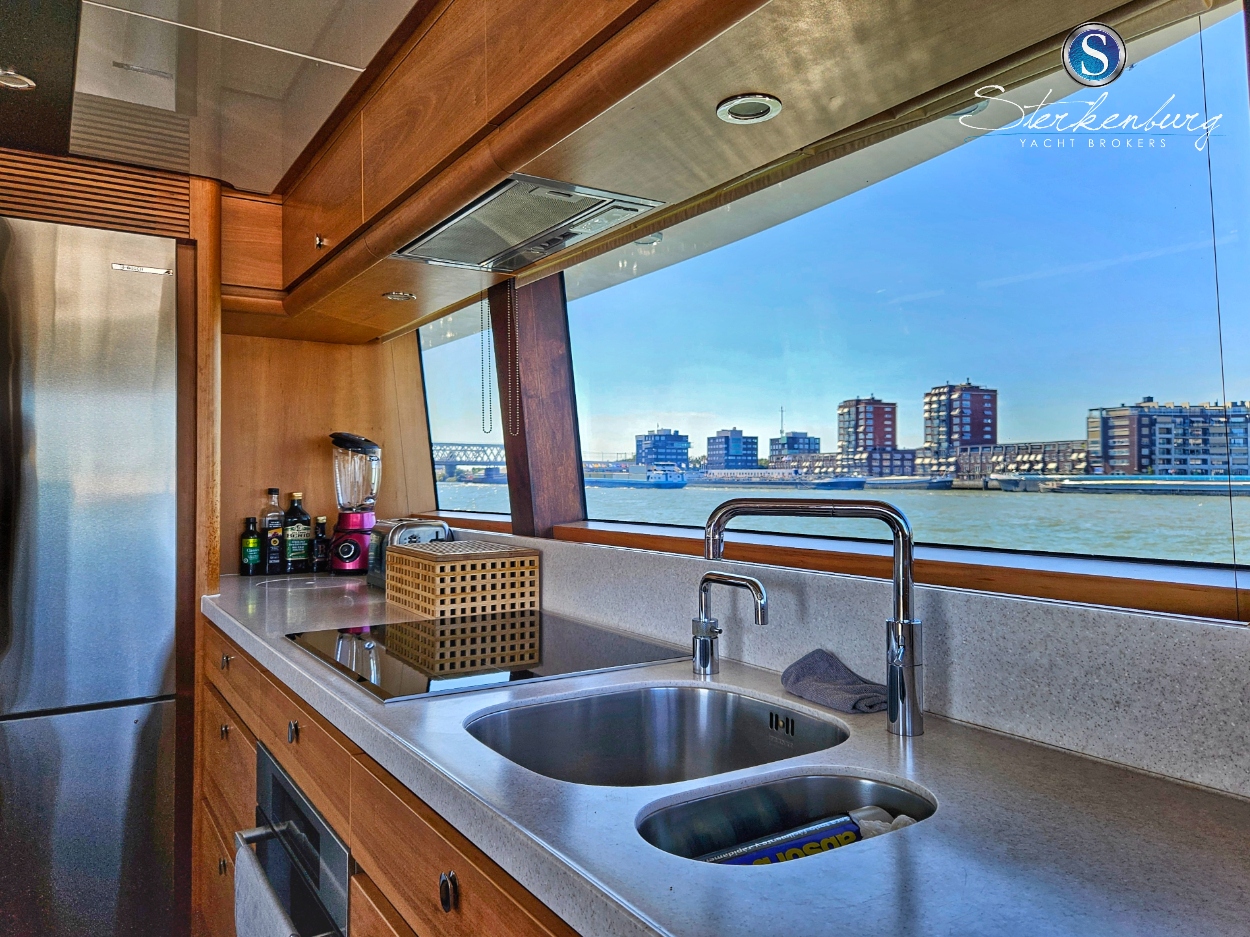 foto: 6 Van der Valk Continental II 2300 ALU-IPS