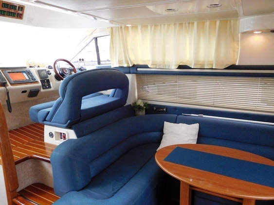 foto: 8 Sealine F 37