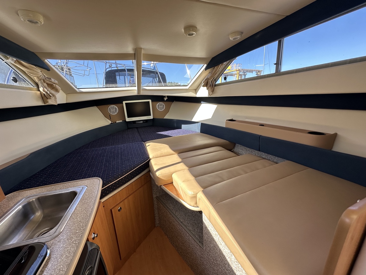 foto: 7 Bayliner 246 Discovery 