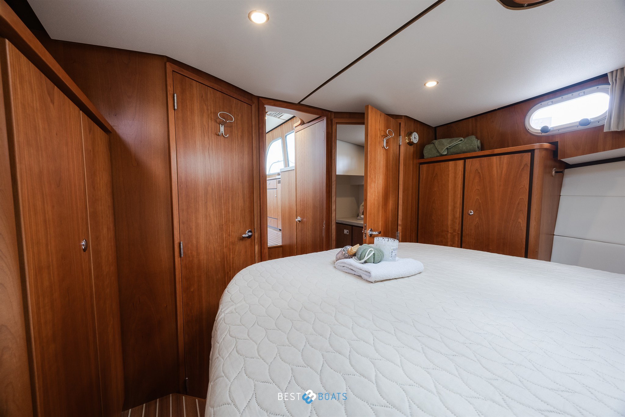 foto: 6 Linssen Grand Sturdy 35.0 Sedan