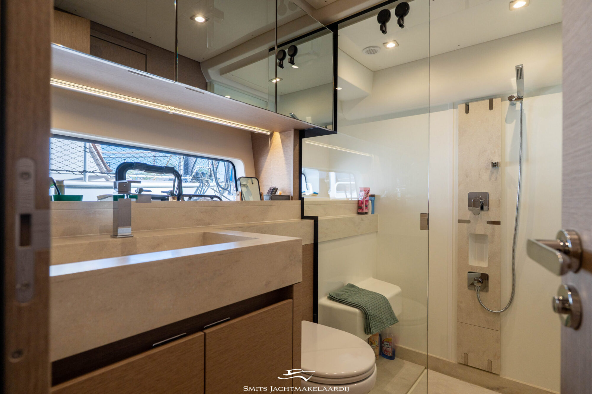 foto: 34 Prestige Prestige 590 Flybridge