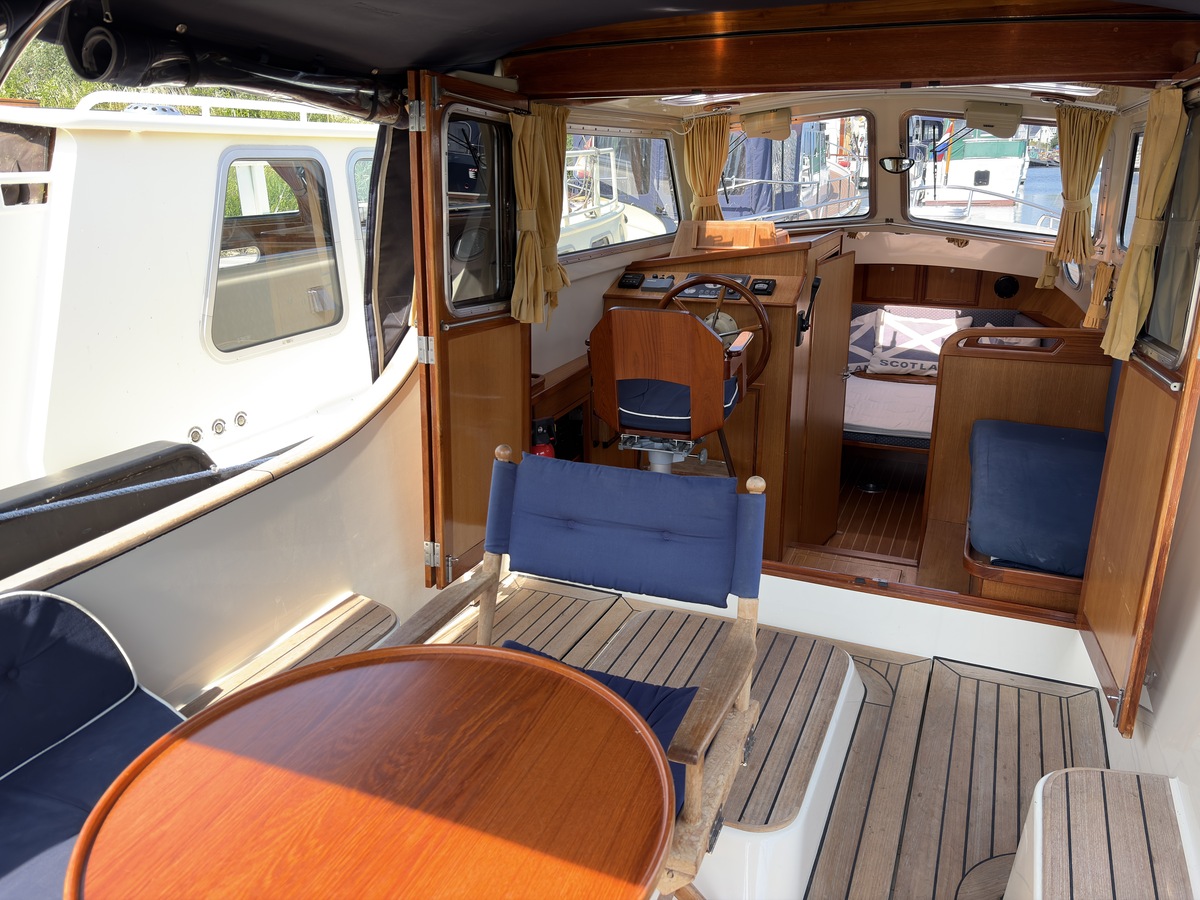 foto: 6 Maril  900 Classic 