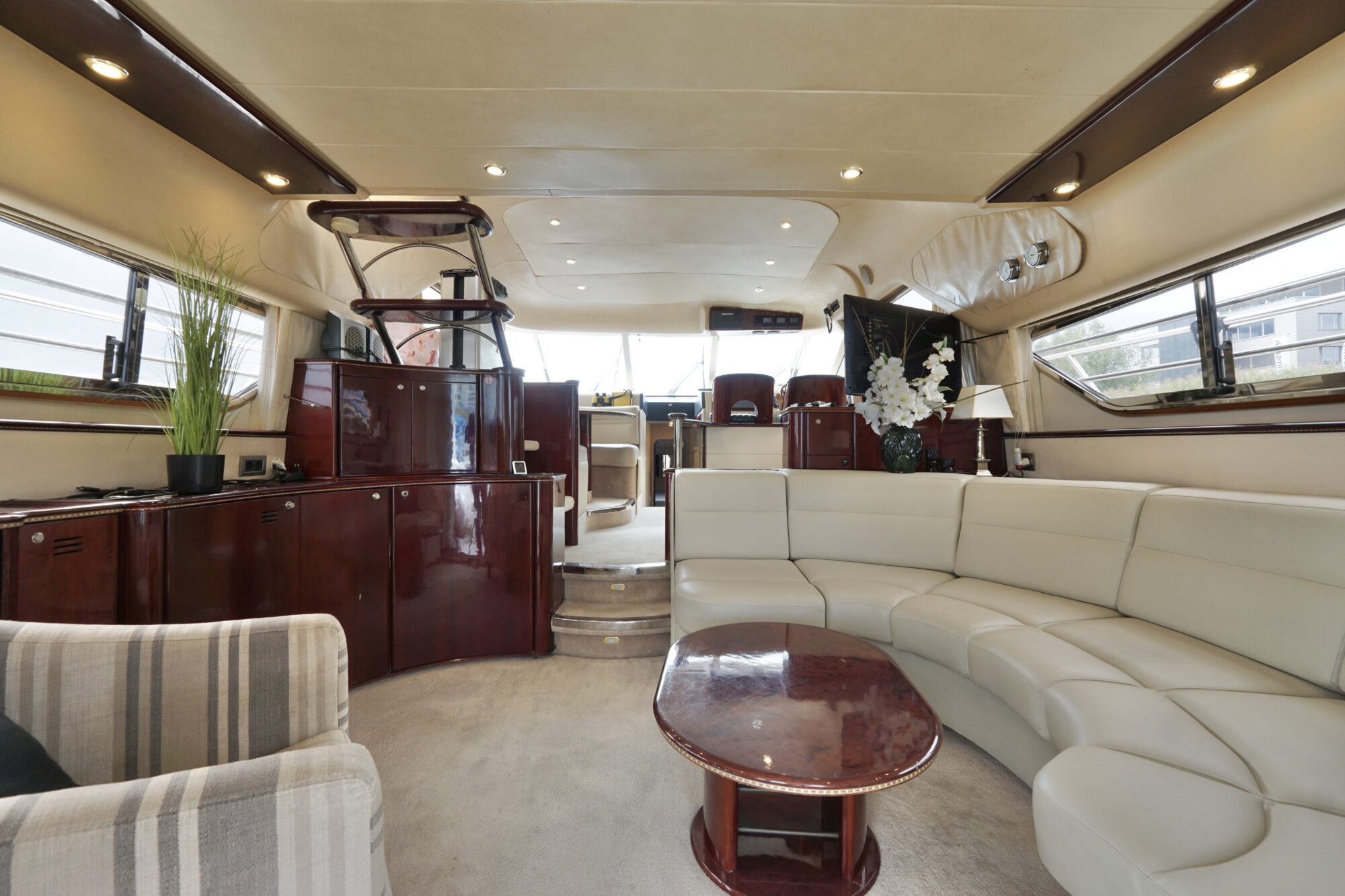 foto: 12 Princess Princess 60 Flybridge