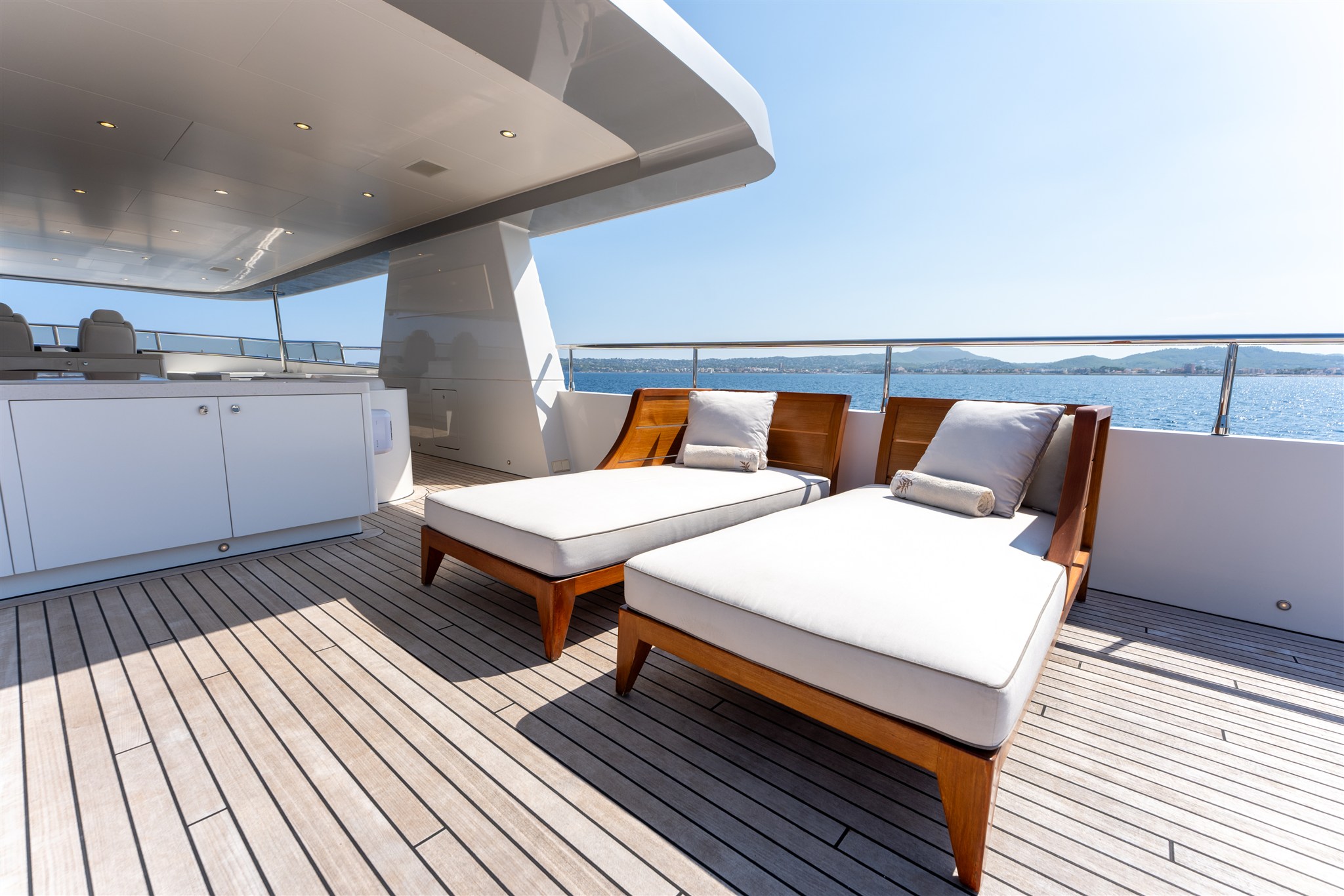 foto: 5 Van Der Valk Shipyard Custom Explorer